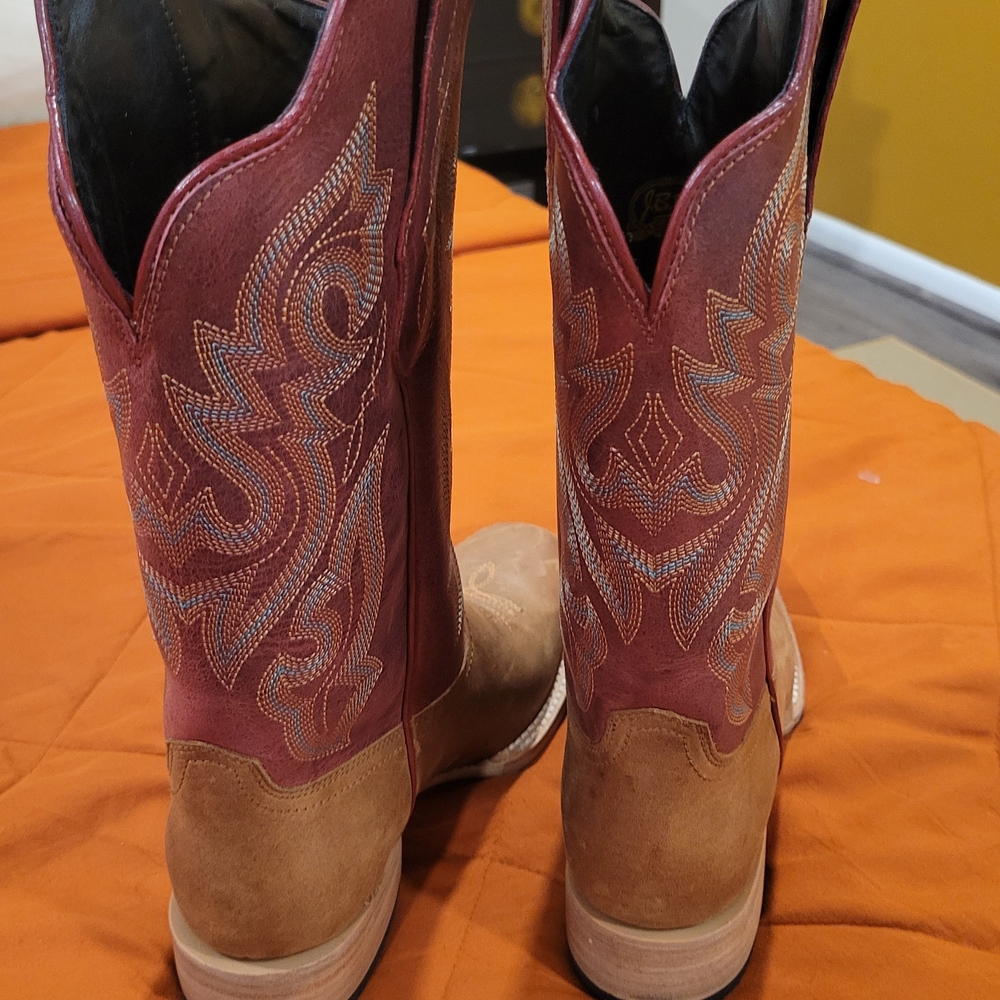 Embroidered Leather Western Boots - Red and Tan